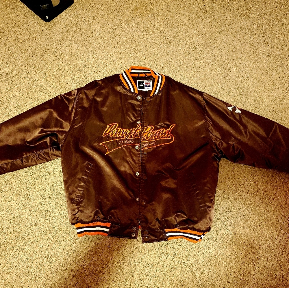 RETRO DAWG POUND CLEVELAND BROWNS JACKET SIZE XL .